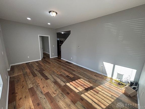 4th image of 55 Pomeroy Ave