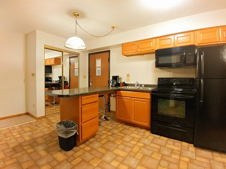 Alexis Manor — Photo 22