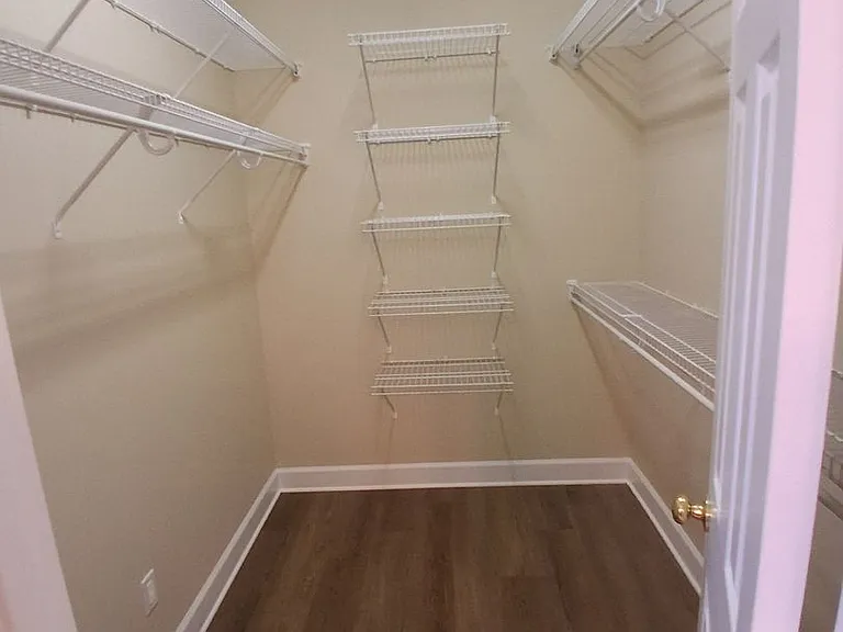 9950 Meadowood Dr — Photo 6