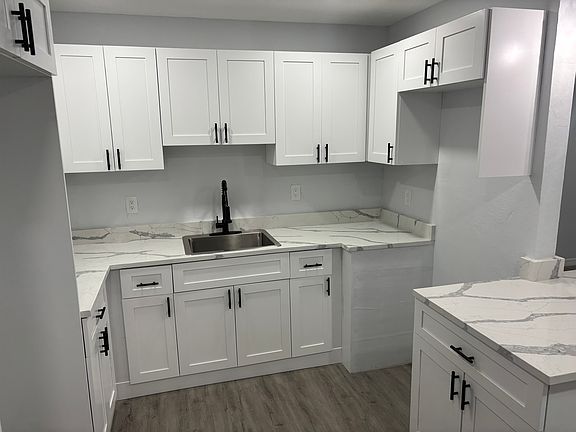 3rd image of 417 Hargreaves Ave
