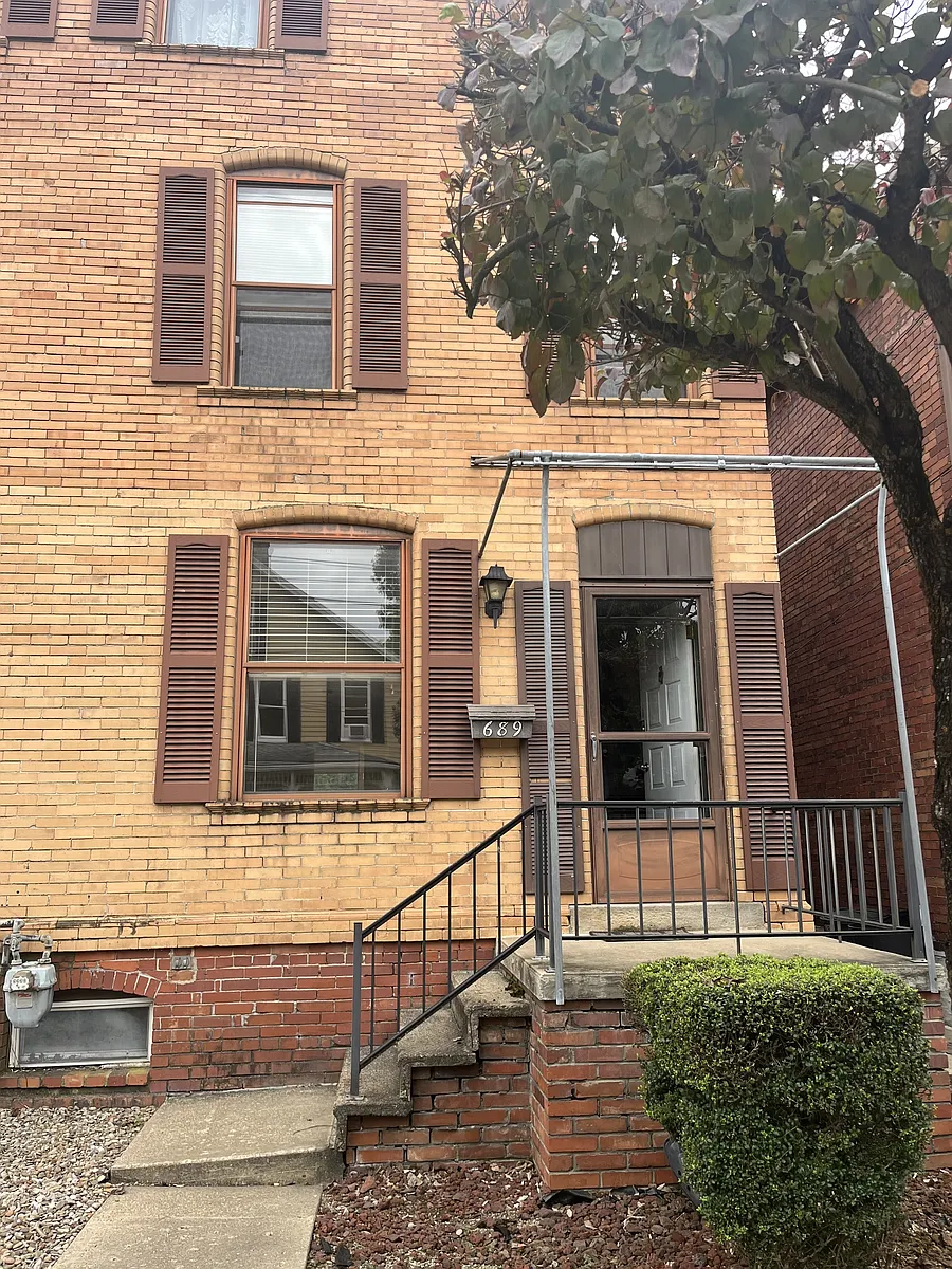 Building Photo - 683 N Water St