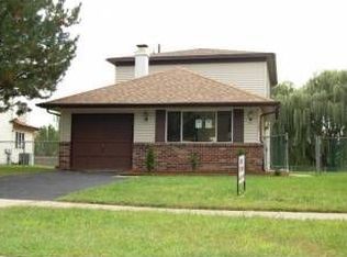 533 Old Stone Rd, Bolingbrook, IL 60440