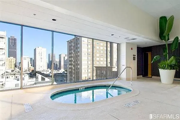 1177 California St #911 — Photo 12