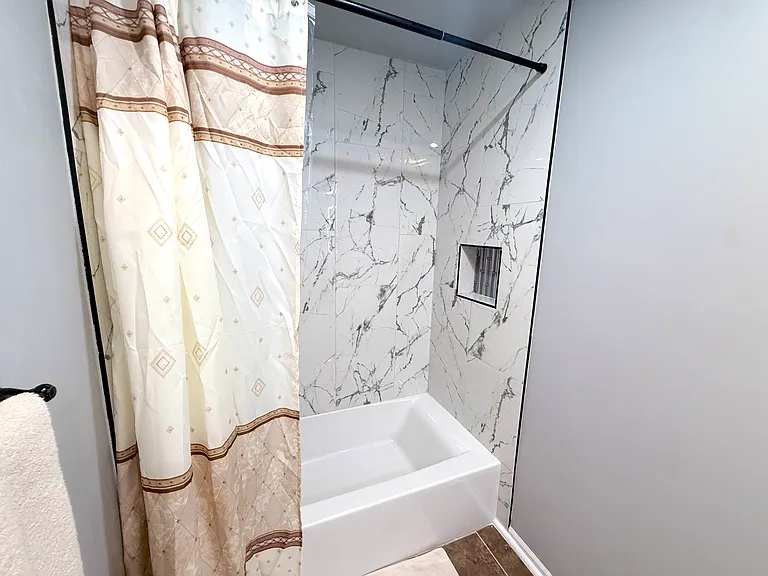 2244 W Taft St — Photo 17