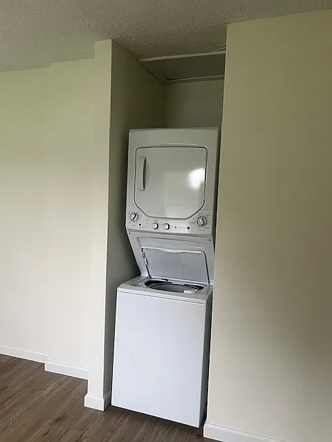 2 bed, 624 sqft, $1,400 — Photo 2