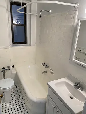 Rented by Peter R. Hungerford, LREB | media 29