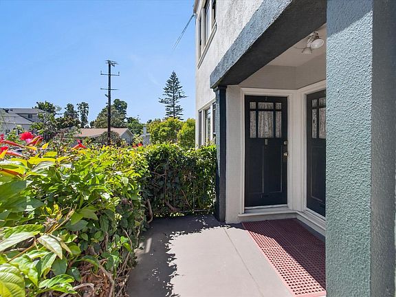4th image of 1239 Berkeley Way