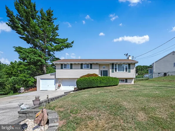 1130 Running Deer Dr, Auburn, PA 17922