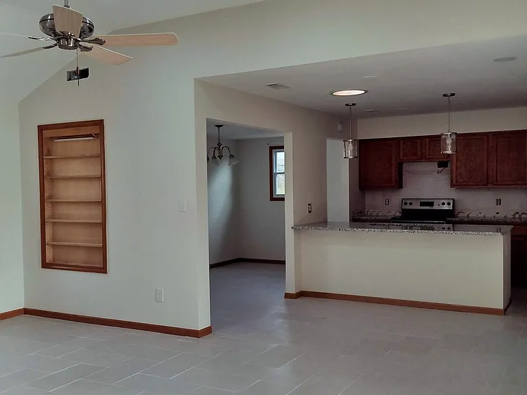 2529 Harper St — Photo 6