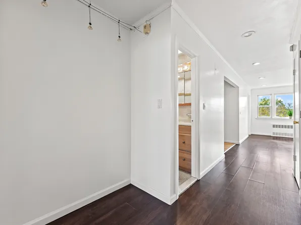 5-39 117th Street image 2 of 28