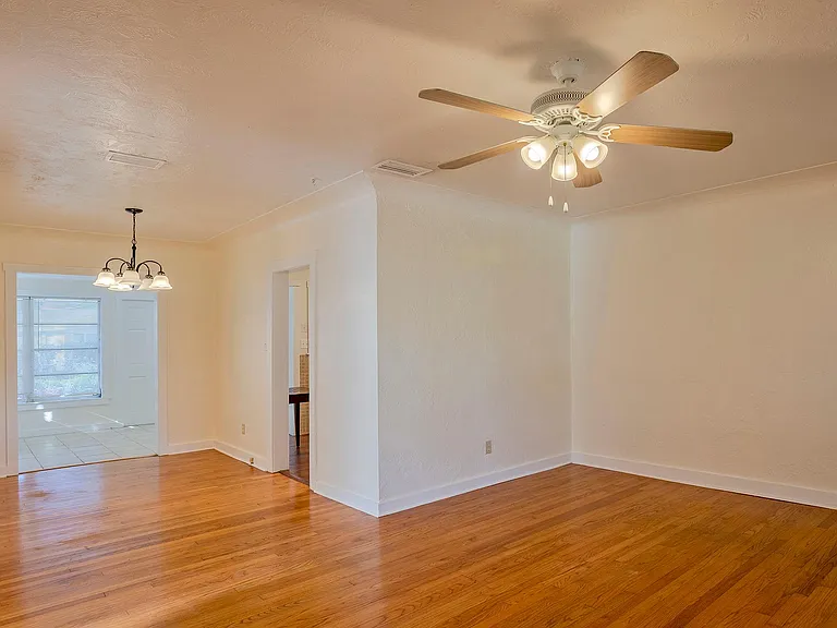 252 Mateo Way NE #A — Photo 16