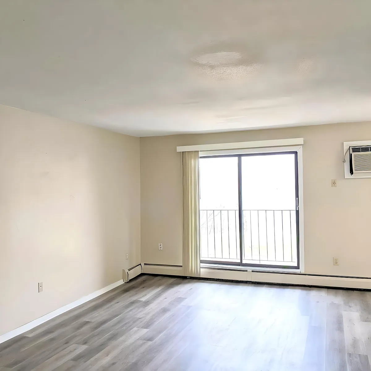 Building Photo - 1865 Magnolia Ave E #202