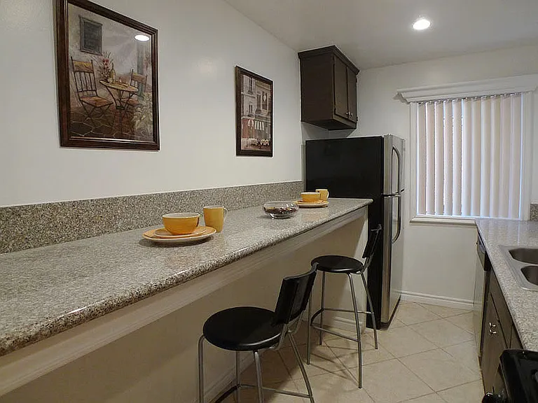 Edgemont Apts — Photo 52
