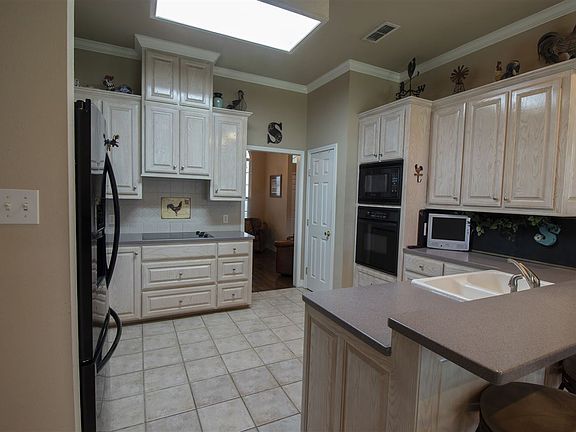 4th image of 100 Paluxy Dr