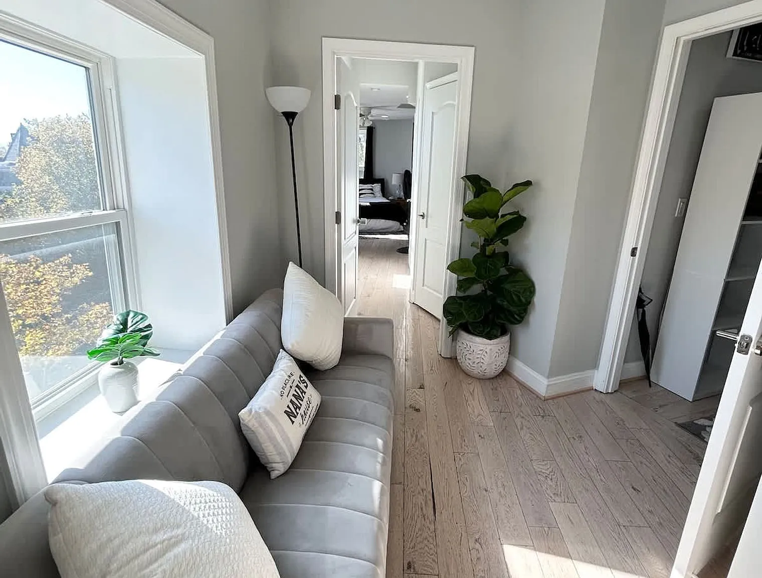 6 bed, 6.0 bath, 44993 sqft, $15,696 — Photo 3