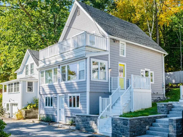 5 Pitt St, Falmouth, ME 04105