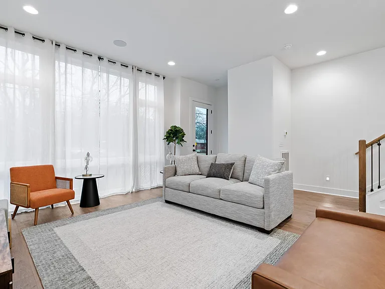 910 Youngs Ln #3 — Photo 7