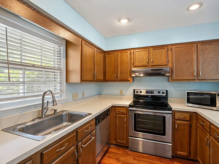 128 Shady Spring Pl — Photo 8