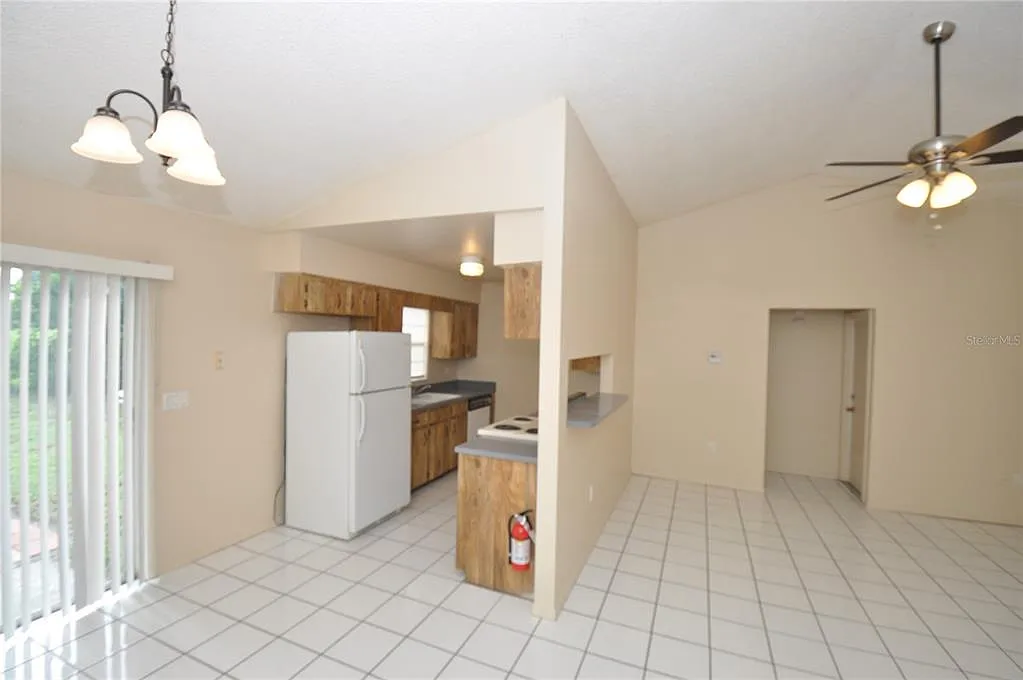 2 bed, 2.0 bath, 905 sqft, $1,595 — Photo 4
