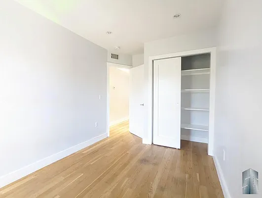 Rented by Skyline Group Real Estate | media 8