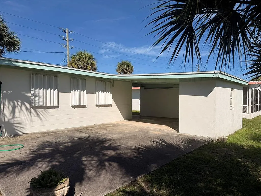 2 bed, 1.0 bath, 756 sqft, $1,500 — Photo 2