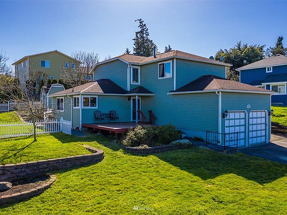 2nd image of 1046 Oakmont Ln