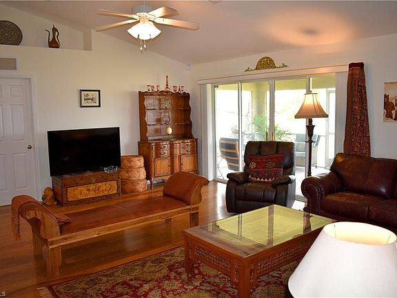 4th image of 1012 NE Juanita Pl
