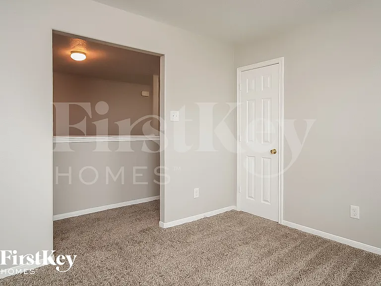 1018 Lamson Ct — Photo 12