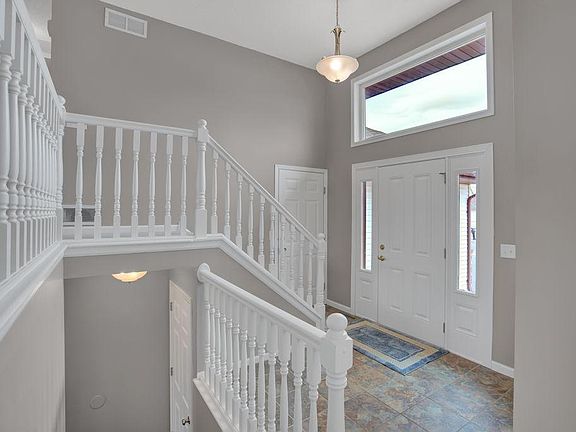 5th image of 7568 Wellington Cir