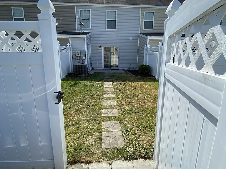 137 Fairgreen St — Photo 30