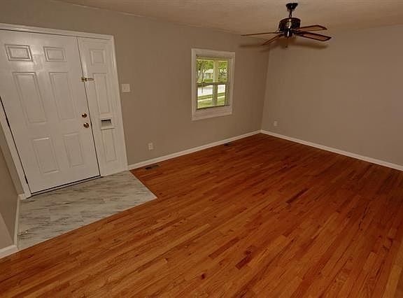 2nd image of 2225 Briarcrest Dr