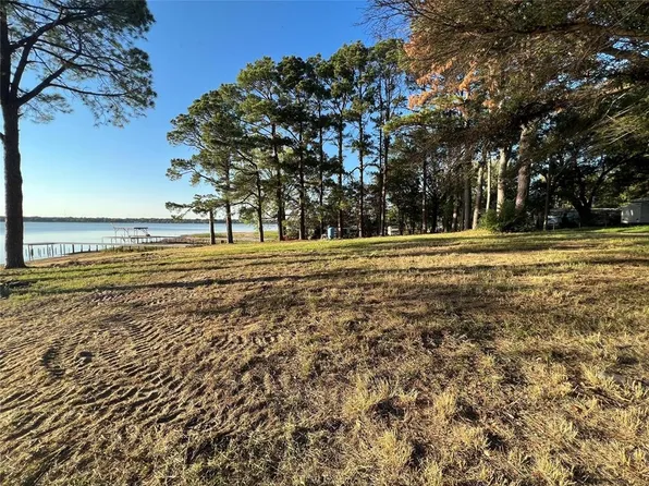 262 Sailfish Dr, Mabank, TX 75156