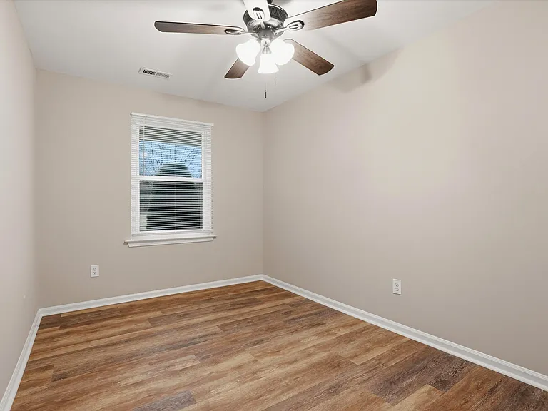 4546 Rosemarie Dr — Photo 12