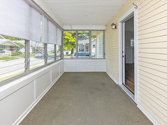 2nd image of 719 Carlyle Pl