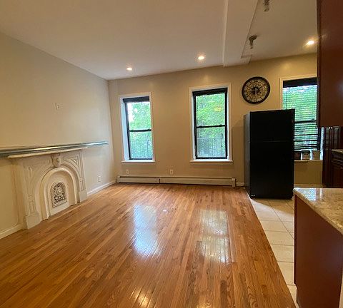 2nd image of 316 Macon St Floor 2
