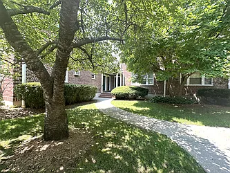 144 Bard Avenue, #25B