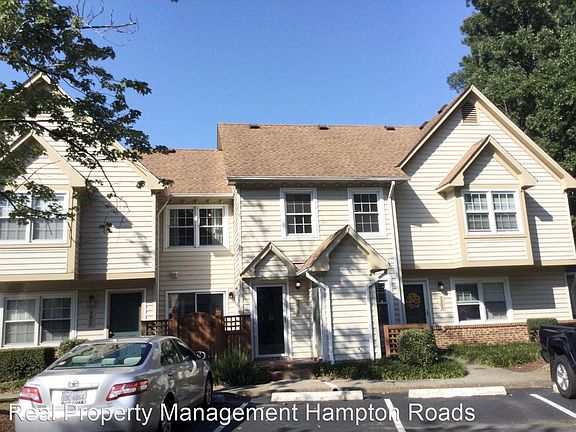3rd image of 305 Wimbledon Chase APT B