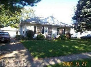 1013 Maple St, Bloomington, IL 61701