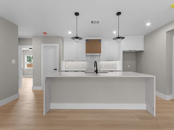 2nd image of 2649 Easter Ave
