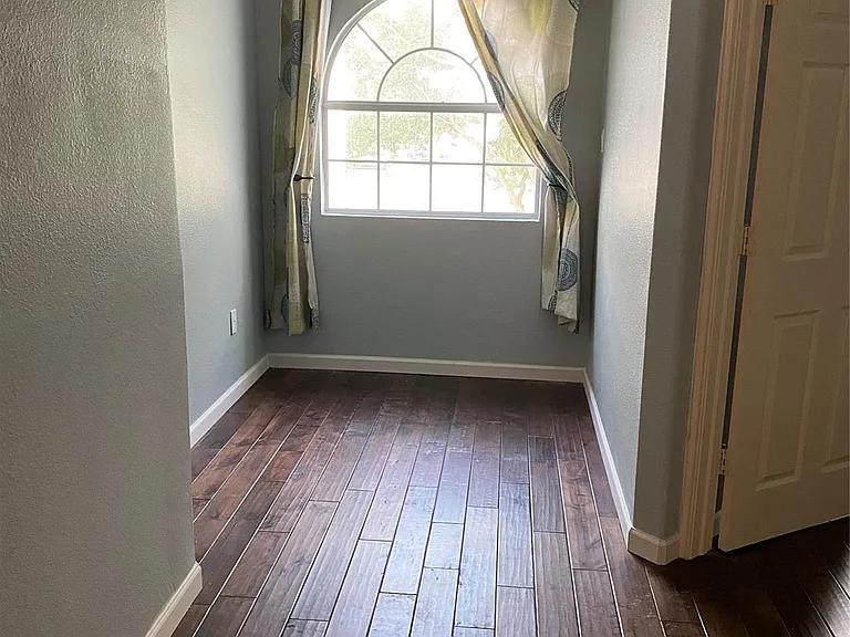 2714 Orchard Creek Ln — Photo 14