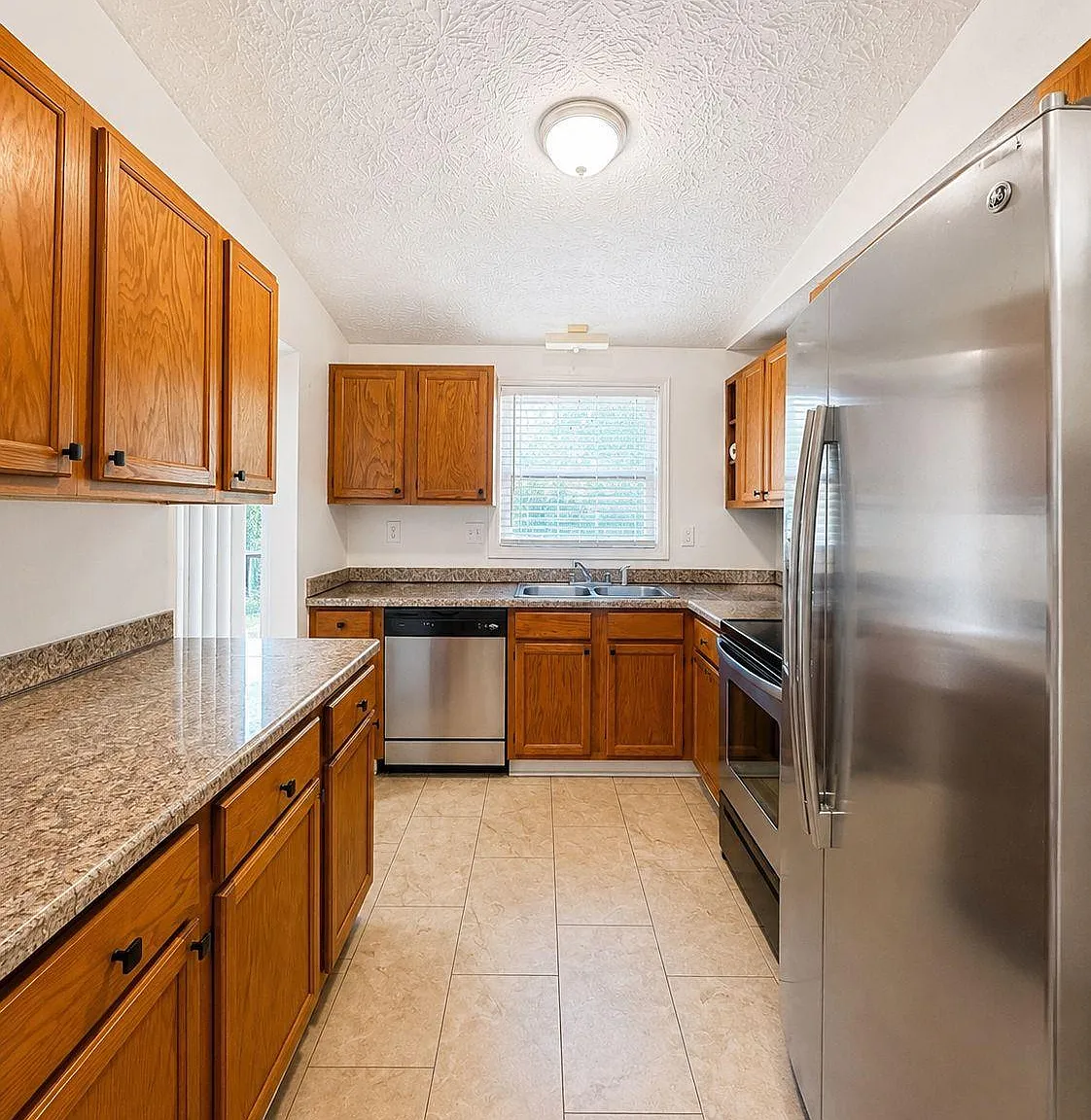 4 bed, 2.5 bath, 1500 sqft, $763 — Photo 2