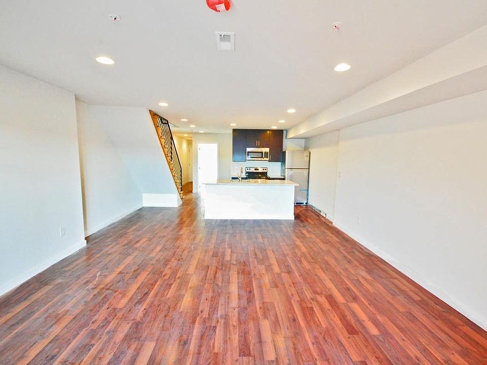 1st image of 2039 Blair St APT 3B