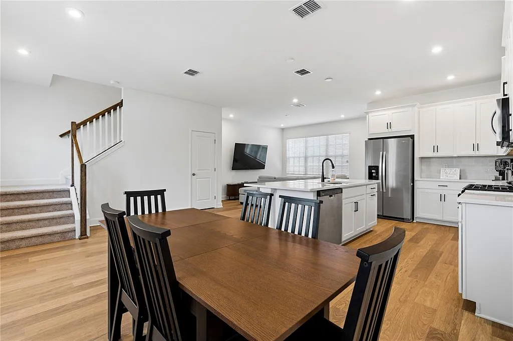 3 bed, 2.5 bath, 1628 sqft, $3,550 — Photo 4