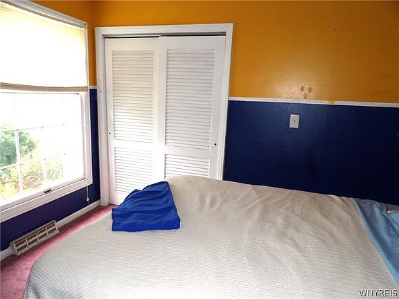 5th image of 131 Chapel Woods St