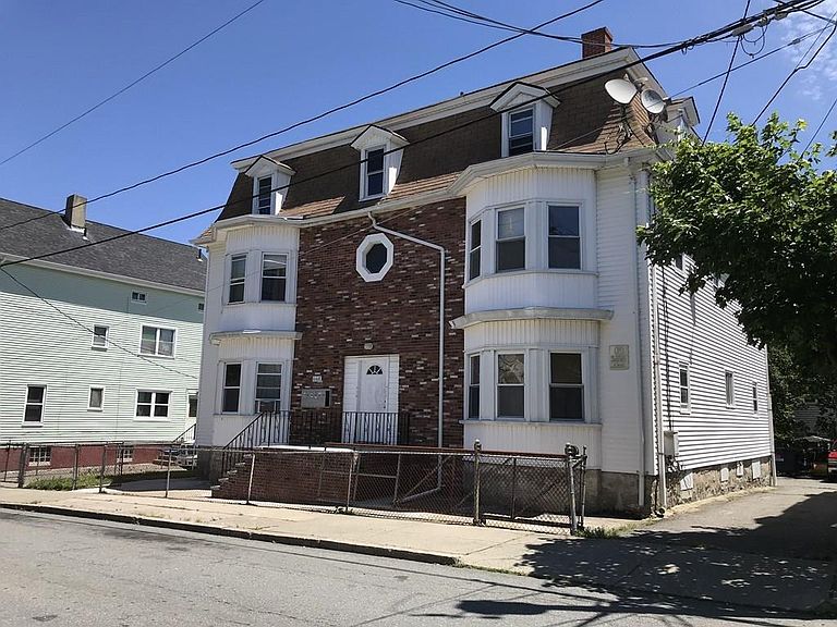 668 3rd St Fall River, MA, 02721 Apartments for Rent Zillow