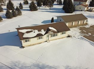 526 E Zettelmeier Ln, Plainfield, WI 54966