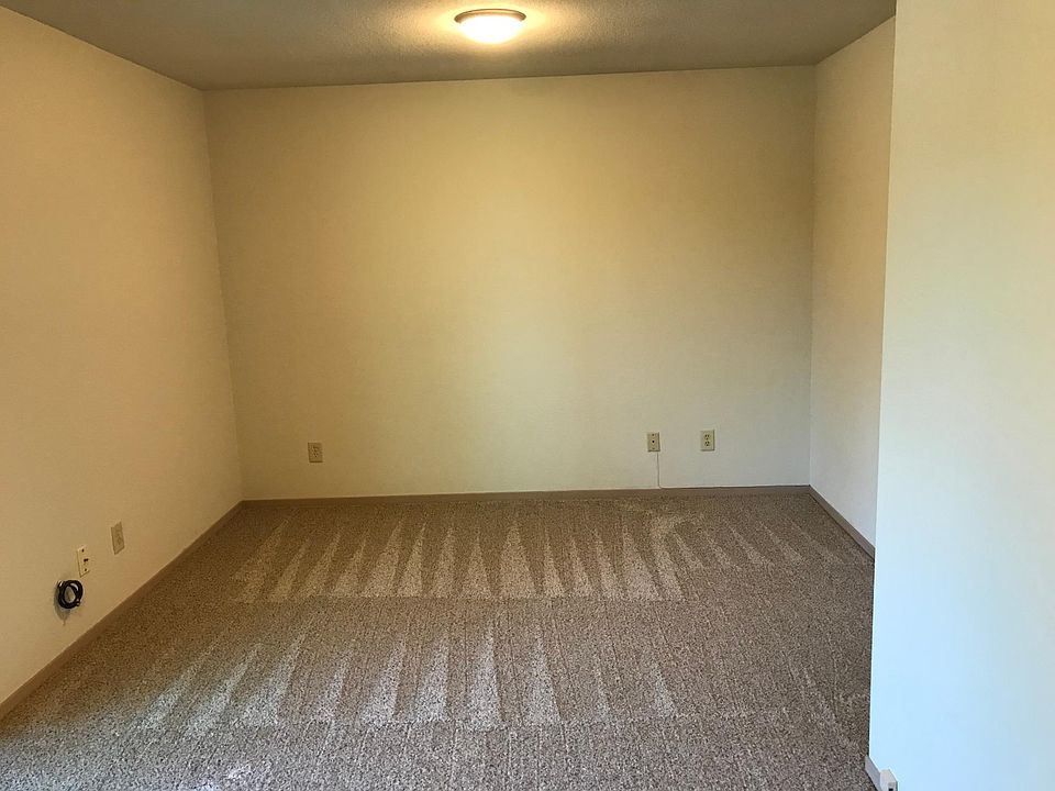 1st image of 723 Berry Ave APT B
