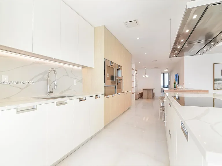 15701 Collins Ave #2302 — Photo 5