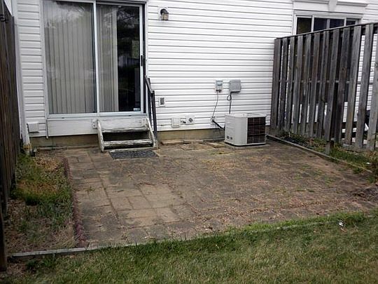 5th image of 4993 Stoneybrook Blvd