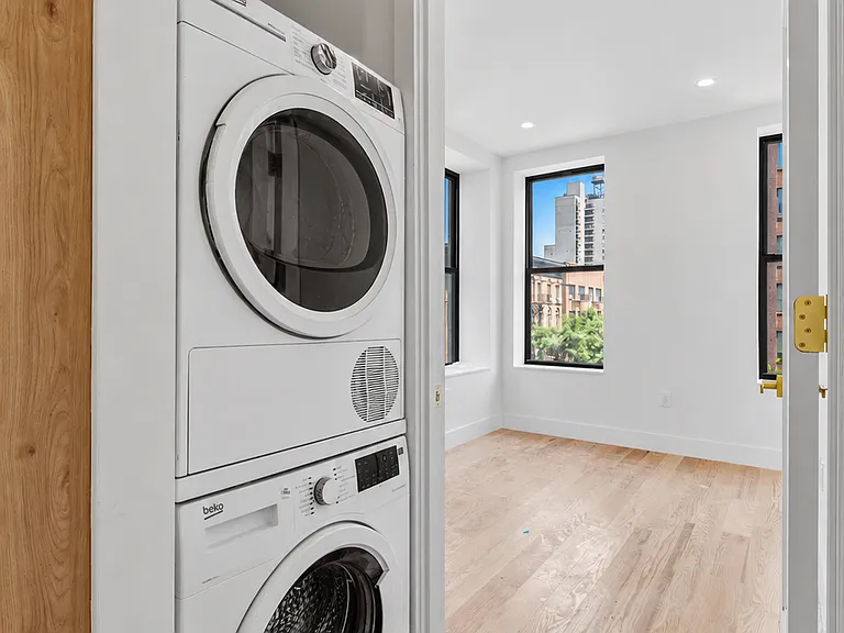 1739 2nd Ave #5N — Photo 8